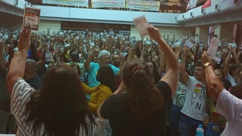 Greve dos professores estaduais é mantida