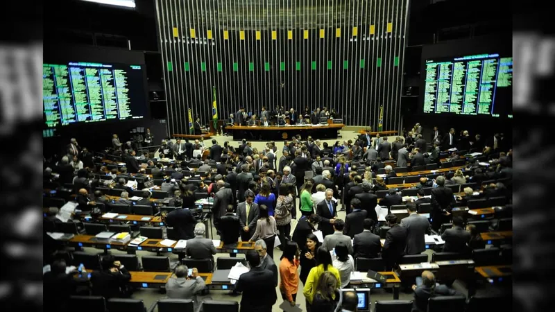 Deputados aprovam nova regra fiscal; texto segue para o Senado