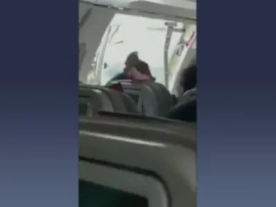 Passageiro é preso acusado de abrir porta de avião em voo na Coreia do Sul