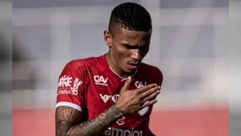 Ex-jogador do Vila Nova é banido do futebol por manipulação de resultados