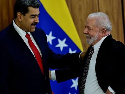 Lula defende diálogo entre Venezuela e Guiana em conversa com Maduro