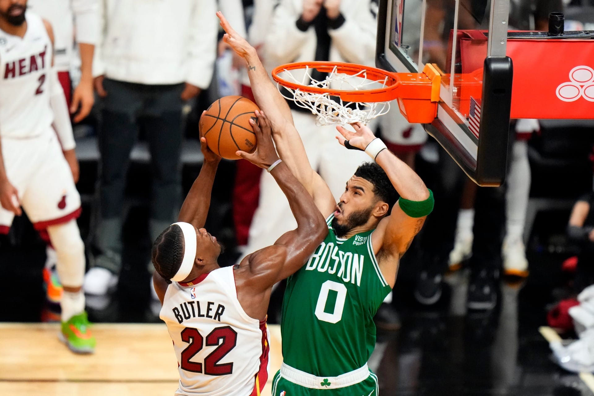 Heat vence Celtics em Miami e fica a um jogo das finais da NBA