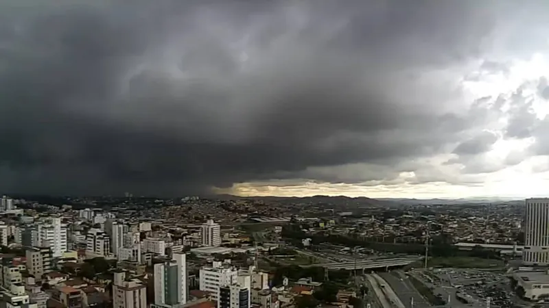 Defesa Civil alerta para chuvas isoladas em BH