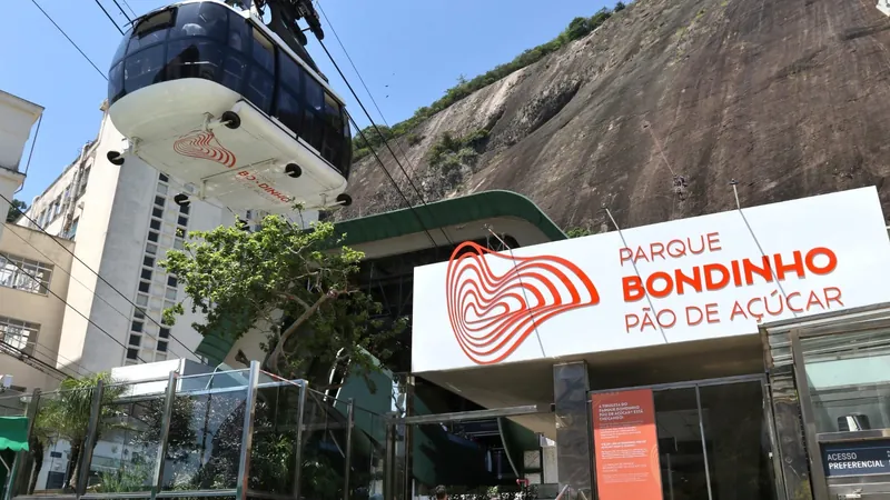 Bondinho do Pão de Açúcar é fechado e surpreende turistas