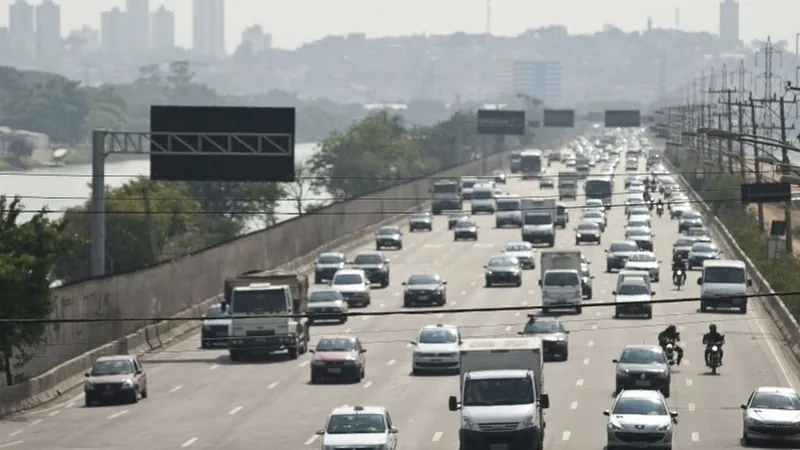 SP suspende rodízio após paralisação de motoristas e cobradores