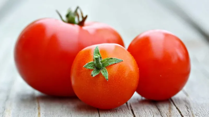 Como tirar a pele do tomate?