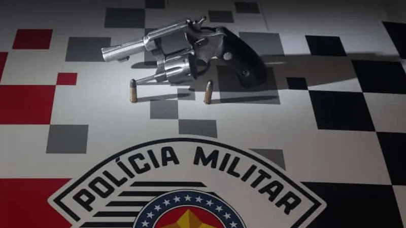 PM prende homem com arma de fogo ilegal em Guaratinguetá