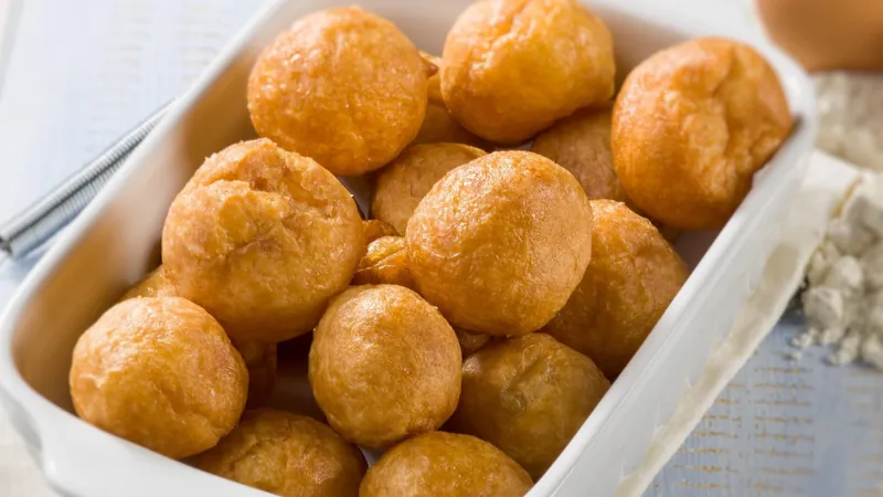 Bolinho de chuva diferente leva milho nos ingredientes: chef ensina receita