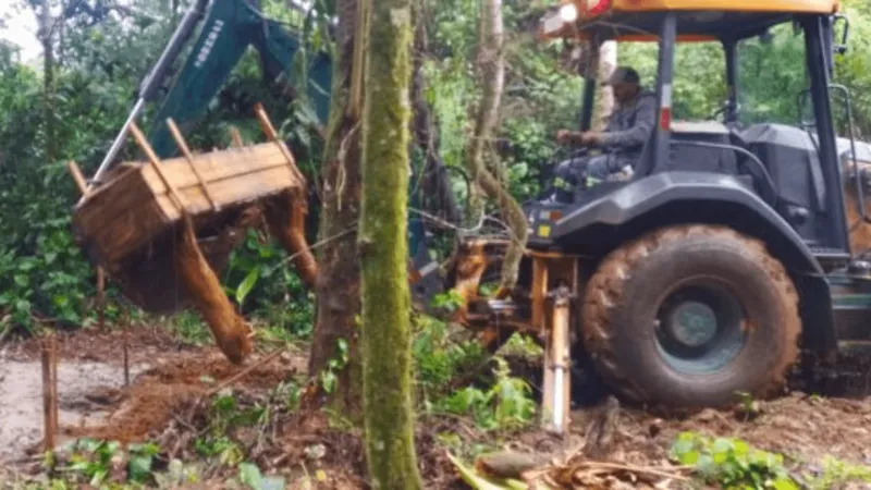 Prefeitura de Caraguá impede tentativa de ocupação irregular em área ambiental