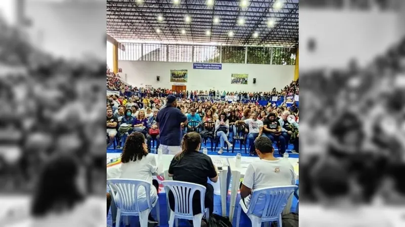 Professores da rede estadual decidem manter greve