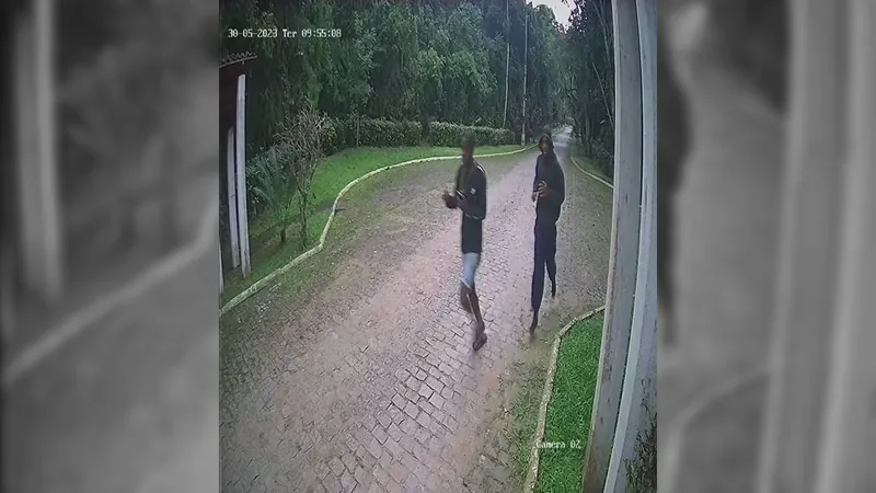 Criminosos deixam cinco reféns durante assalto à residência em Niterói