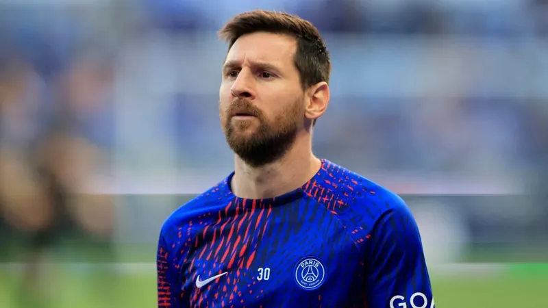 Paris Saint-Germain anuncia saída de Lionel Messi após duas temporadas