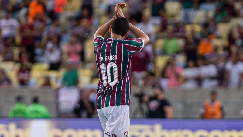 Fluminense vence o Bragantino por 2 a 1 e entra no G4 do Brasileirão