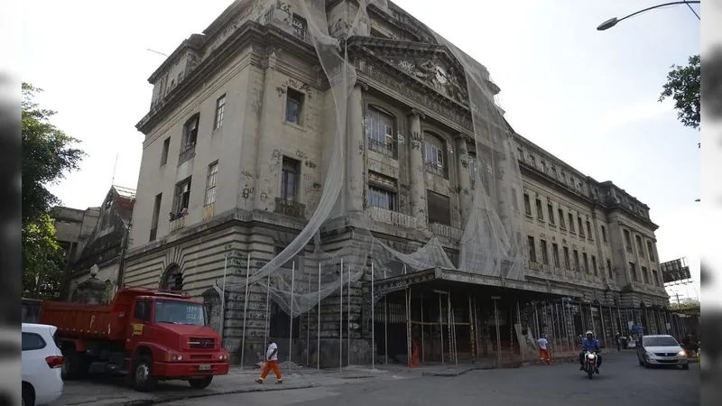 Prédios históricos do Centro do Rio estão mal conservados