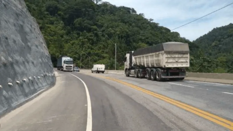 121 mil veículos deverão trafegar na Tamoios no feriado de Corpus Christi