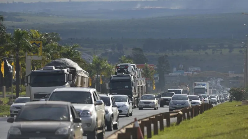 Mais de 1 milhão de veículos devem trafegar nas rodovias da região no feriado