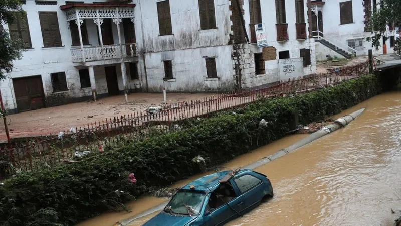 Prédio que seria destinado às vítimas da chuva em Petrópolis não foi entregue