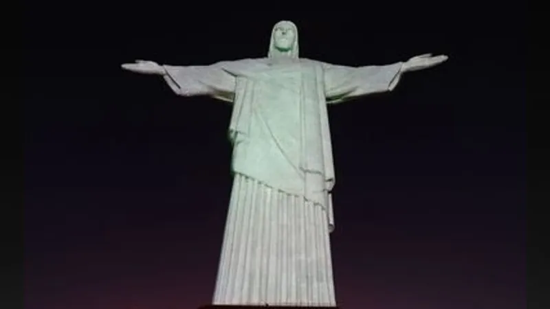 Cristo Redentor será iluminado nas cores laranja e azul