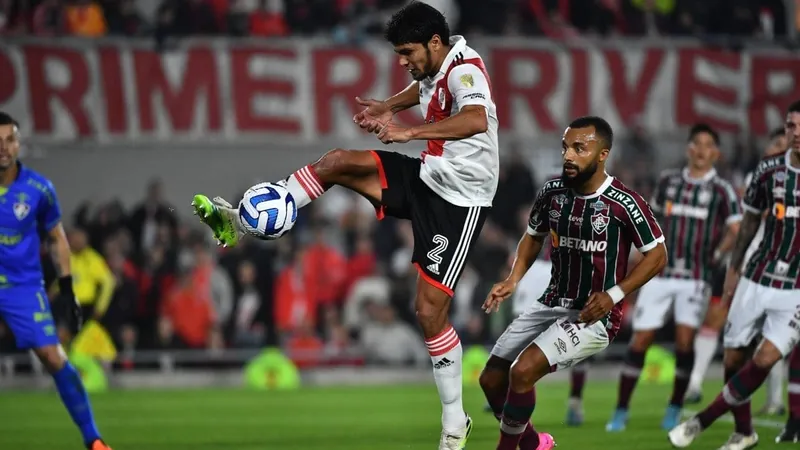 Fluminense perde para o River Plate, mas segue líder do Grupo D da Libertadores