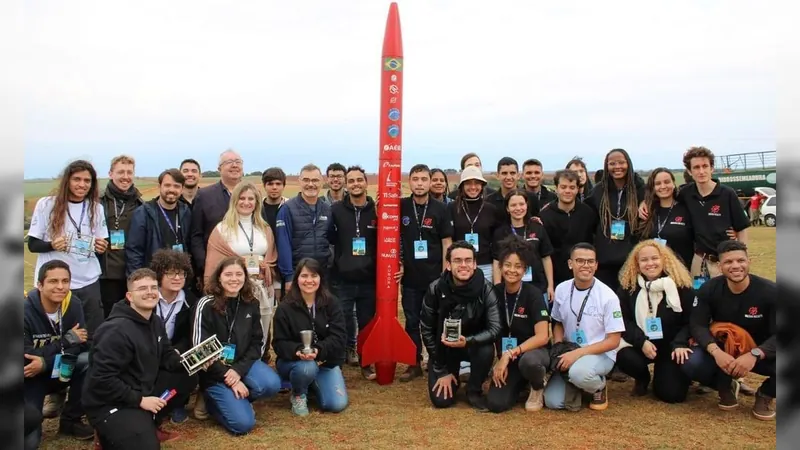 Alunos da UFRJ vão representar o Brasil em competição internacional de foguetes