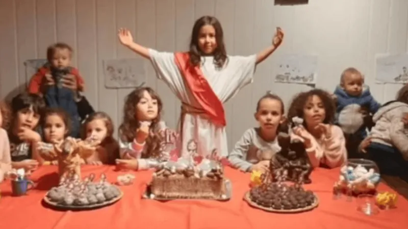 Menina pede aniversário com tema jesus e faz sucesso na internet