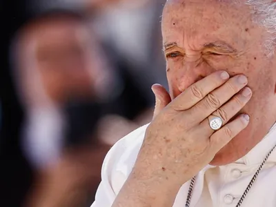 Papa Francisco tem evolução 'regular e normal' após cirurgia, diz Vaticano
