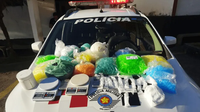 Polícia Militar apreende drogas em terrenos de Aparecida