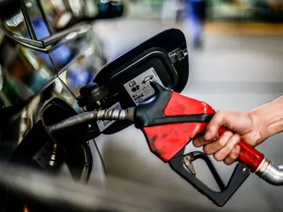 Preço médio da gasolina e do etanol volta a subir nos postos