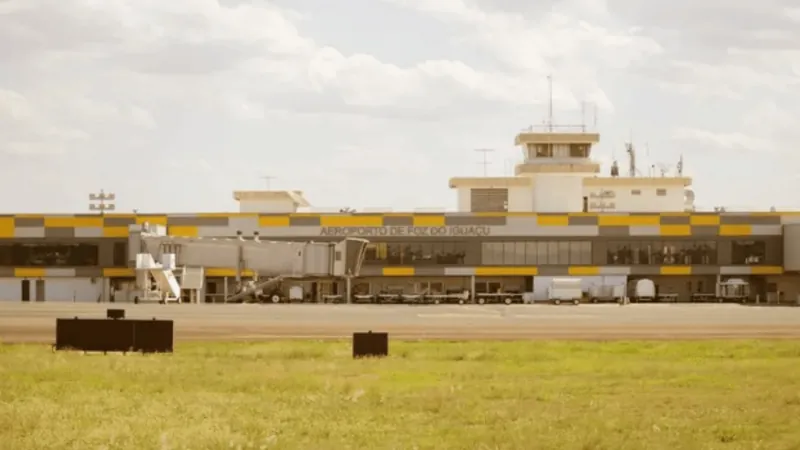 Passageiro inventa que carrega bomba e é preso em aeroporto brasileiro