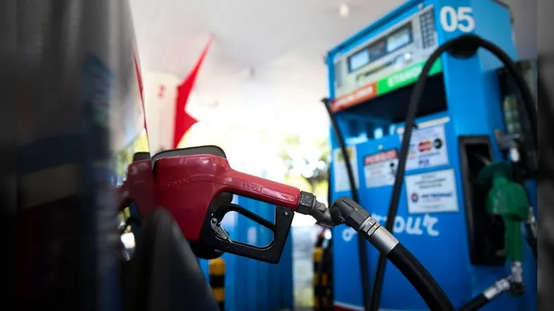 Preços da gasolina e do etanol voltam a subir após mudança do ICMS