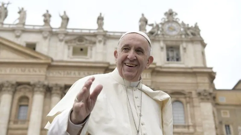 Vaticano anuncia que Papa Francisco receberá alta na sexta (16)