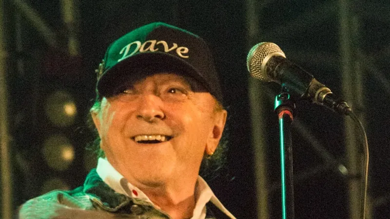 Morre o cantor e compositor Dave Maclean, aos 79 anos