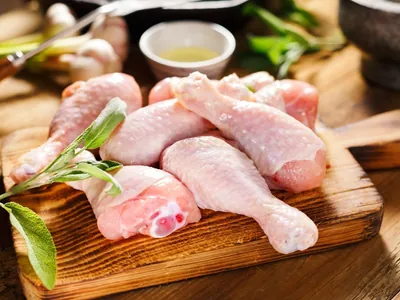 Produção de carne de frango deve aumentar 1,8% em 2024 e 2,3% em 2025