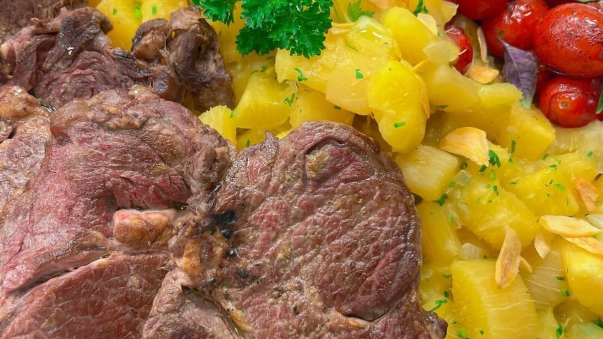 Filé de costela com mandioca na manteiga | Band Receitas