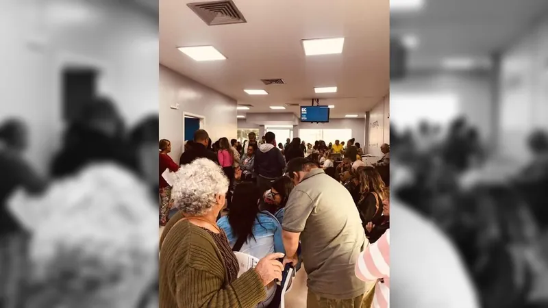 Pacientes esperam 10 horas para entrar no Hospital do Olho de Duque de Caxias