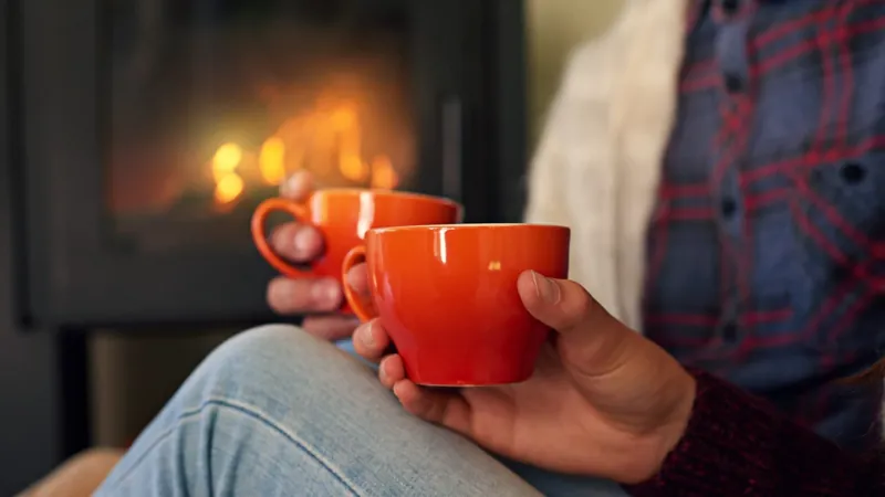 Chocolate quente, caldos e mais: top 4 signos que amam o inverno