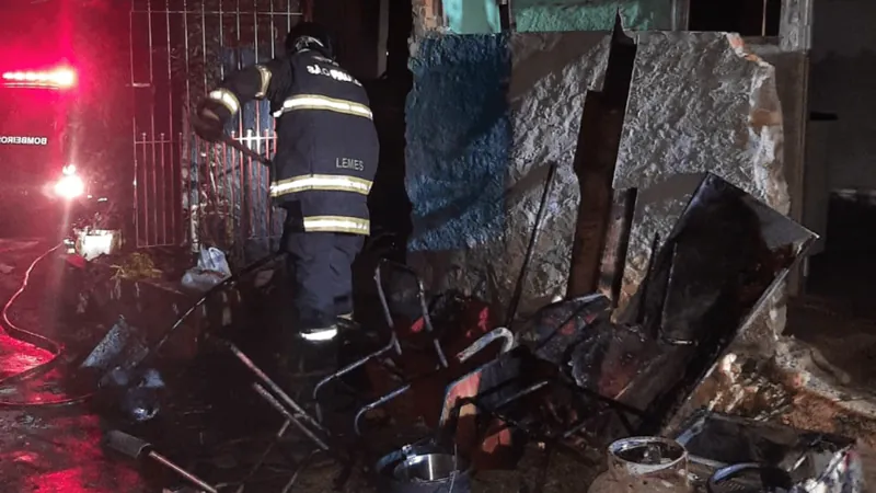 Incêndio em residência mobiliza Bombeiros em São José dos Campos