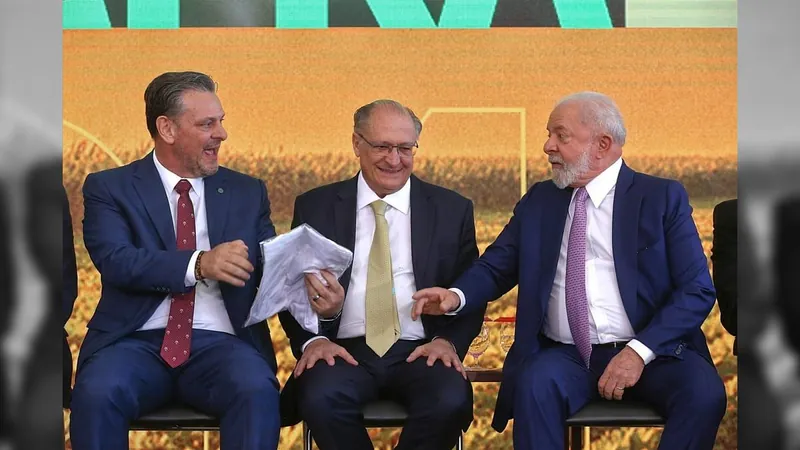 "Esses juros poderiam ser mais baratos", afirma Lula sobre o Plano Safra