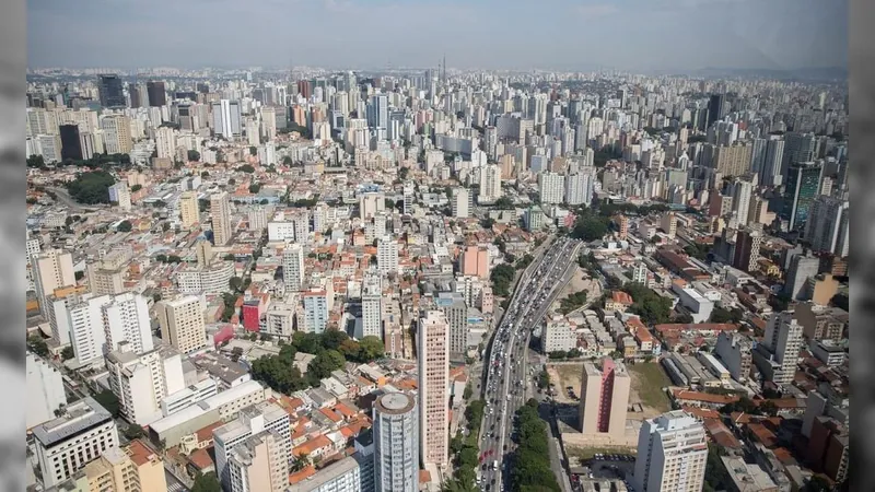 Brasileiros se concentram em cidades grandes; Rio e Salvador perdem moradores