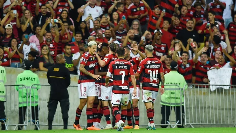 Flamengo vence Aucas por 4 a 0, mas se classifica em segundo  na Libertadores