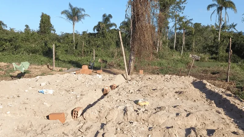 Prefeitura de Ilhabela recupera área pública invadida no bairro Golfinhos