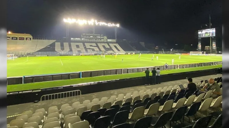 Vasco anuncia dois novos reforços para a temporada: Paulinho e Praxedes