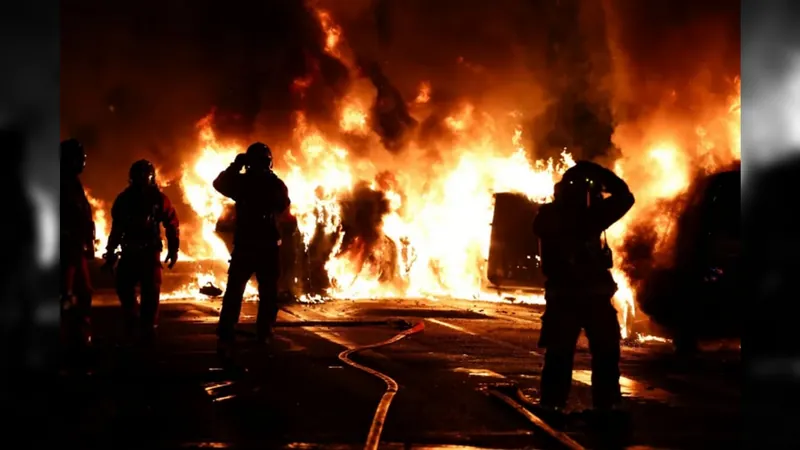 França registra segunda morte durante onda de protestos que tomou o país