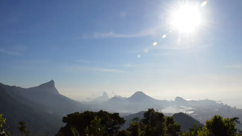 Termômetros marcam a menor temperatura do ano no Rio nesta terça-feira