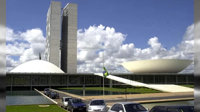 Governadores e prefeitos vão a Brasília por mudanças na reforma tributária