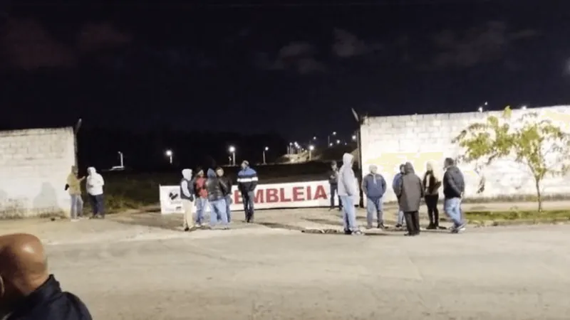 Motoristas do transporte público de São José dos Campos fazem paralisação