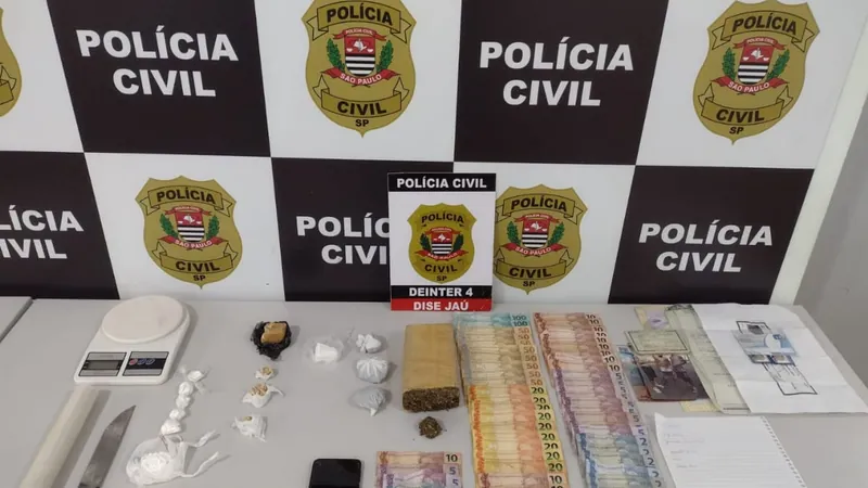 Eles estavam com maconha, cocaína e crack