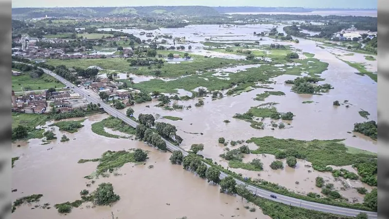 Fortes chuvas em Alagoas deixam ao menos 8 mil desalojados