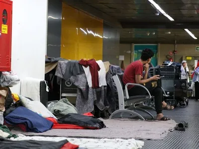 Refugiados buscam reconstruir a vida em abrigos no Brasil