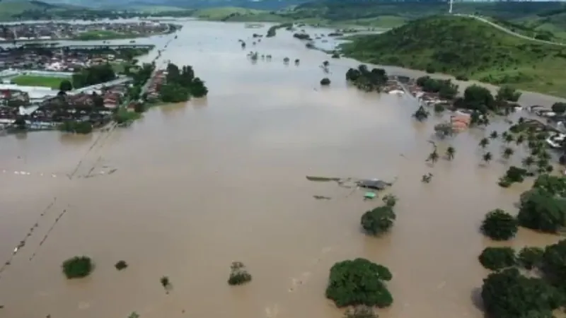 Chuvas em Alagoas: Mais de 22 mil pessoas são deslocadas de suas casas